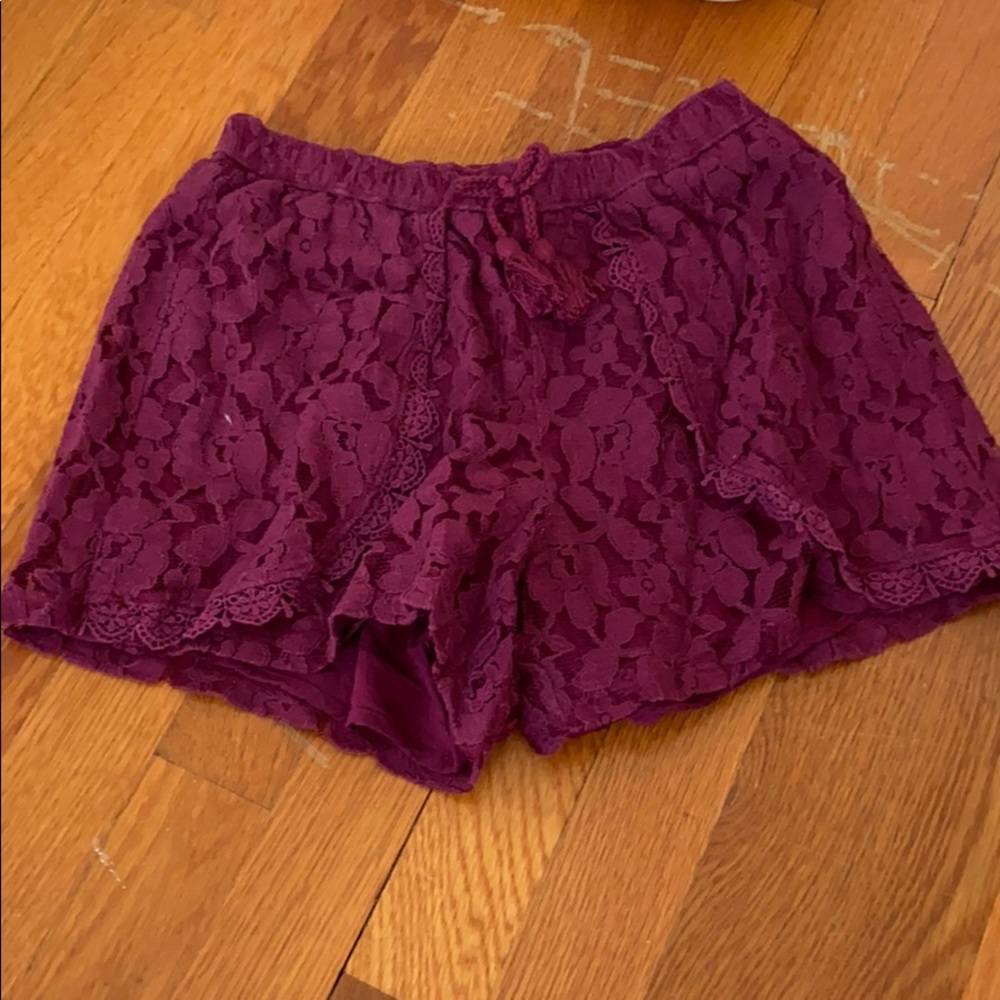abercrombie cranberry flowy shorts